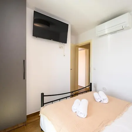 Seafront Why Not Apartman Klek